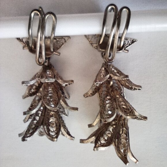 Vintage Filigree Clip Earrings Hand Crafted White Metal (Silver?) - Picture 4 of 9